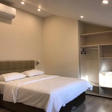 לינה וארוחת בוקר Butik Akvaryum 2*