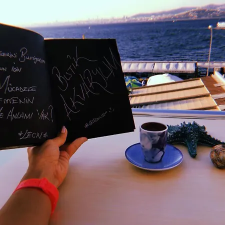 Butik Akvaryum Couette-café Adalar